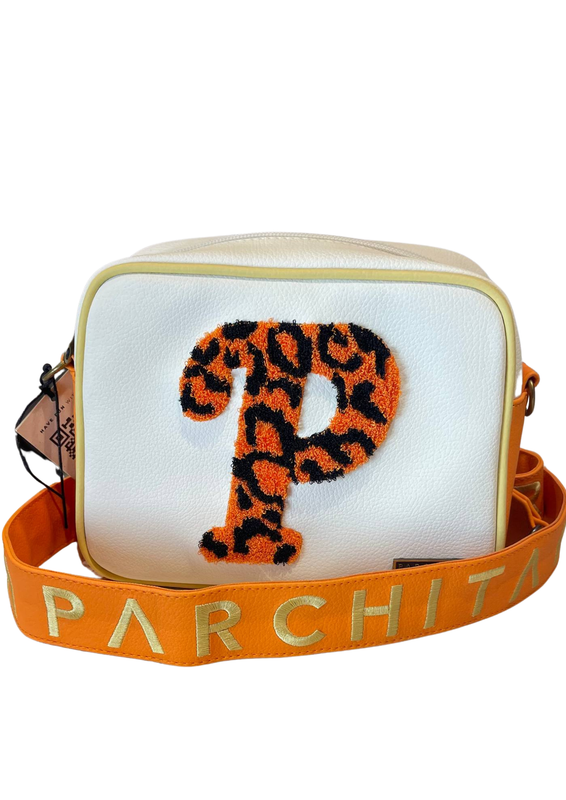 [Pchfbc685] cartera parchita adela